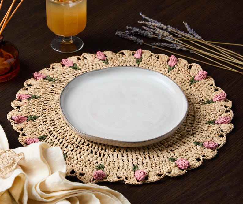 Tulip Floral Placemats β Hand-Crocheted Raffia Palm Floral Placemats β Spring Table Decor