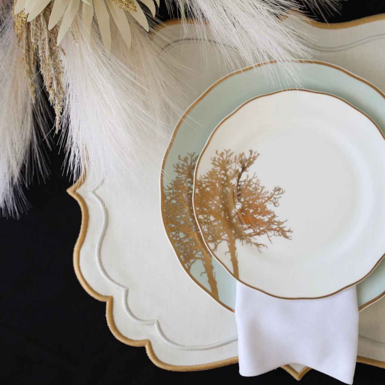 ARISTA IVORY RECTANGLE FABRIC PLACEMAT