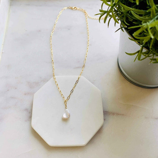 Fresh Water Pearl Pendant Necklace for Elegant Style and Timeless Charm