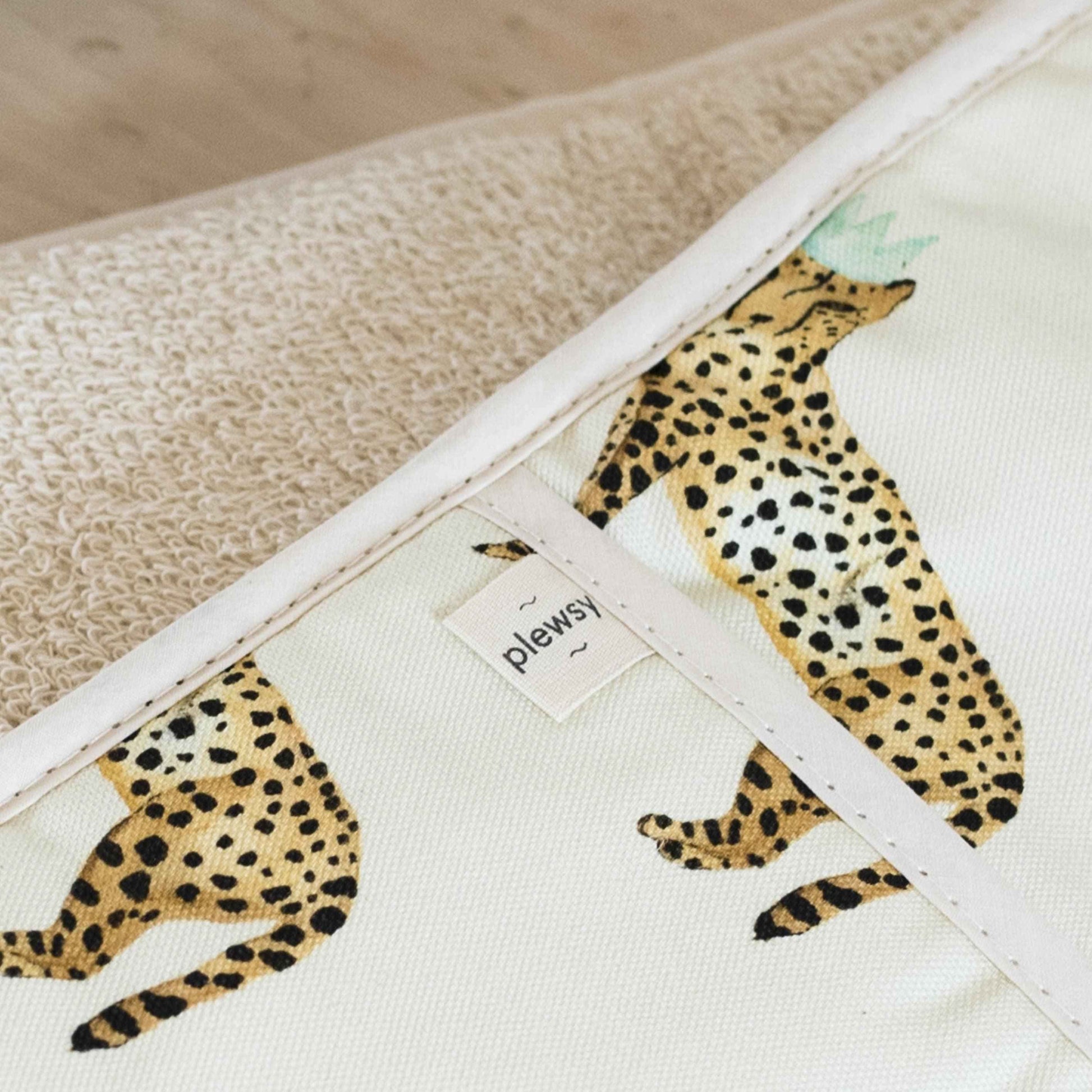 Party Animal Cheetah Oven Gloves