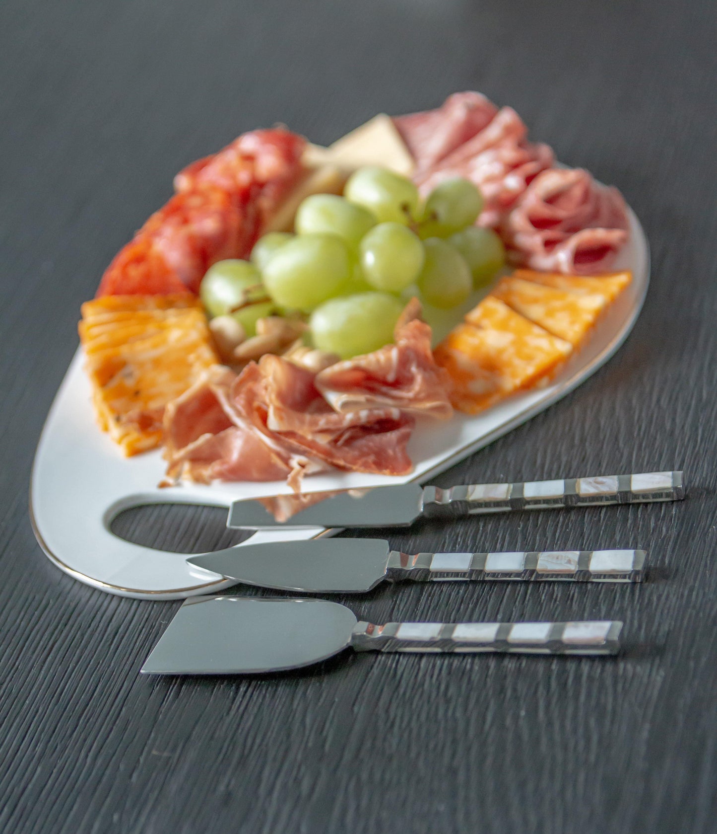 Oval Cheese Tray - White with Gold Trim - Sorelle Gifts
