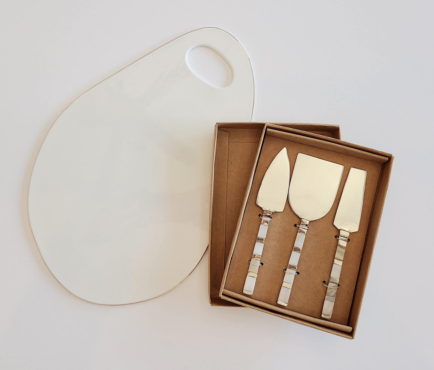 Oval Cheese Tray - White with Gold Trim - Sorelle Gifts