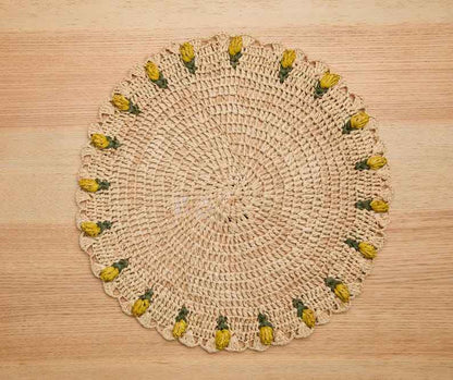 Handmade Tulip Placemat – Raffia Crochet Floral Table Mat – Spring & Easter Table Decor – Artisan Tableware – Boho Dining Accent