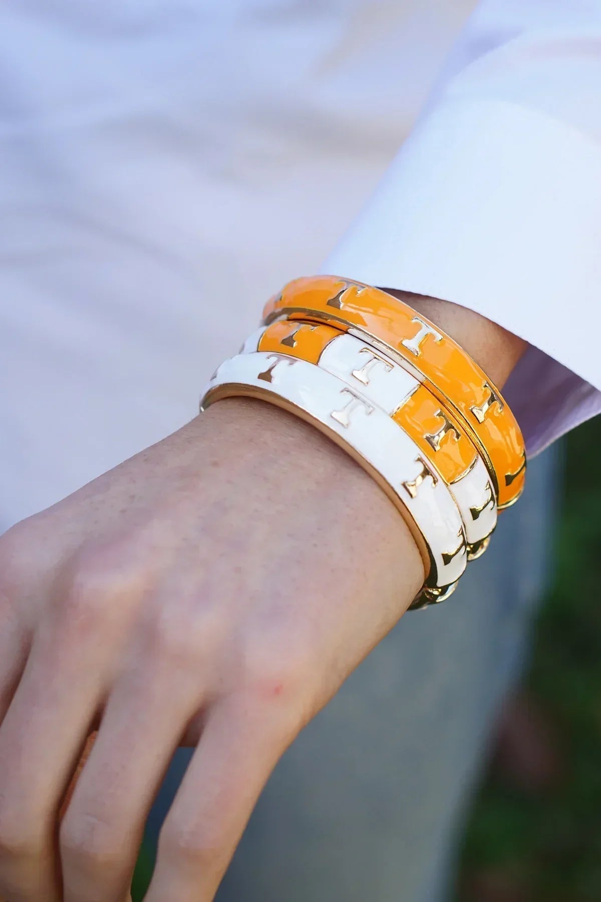 Tennesseee Vols Sculpted Enamel Logo Hinge Bangle in White