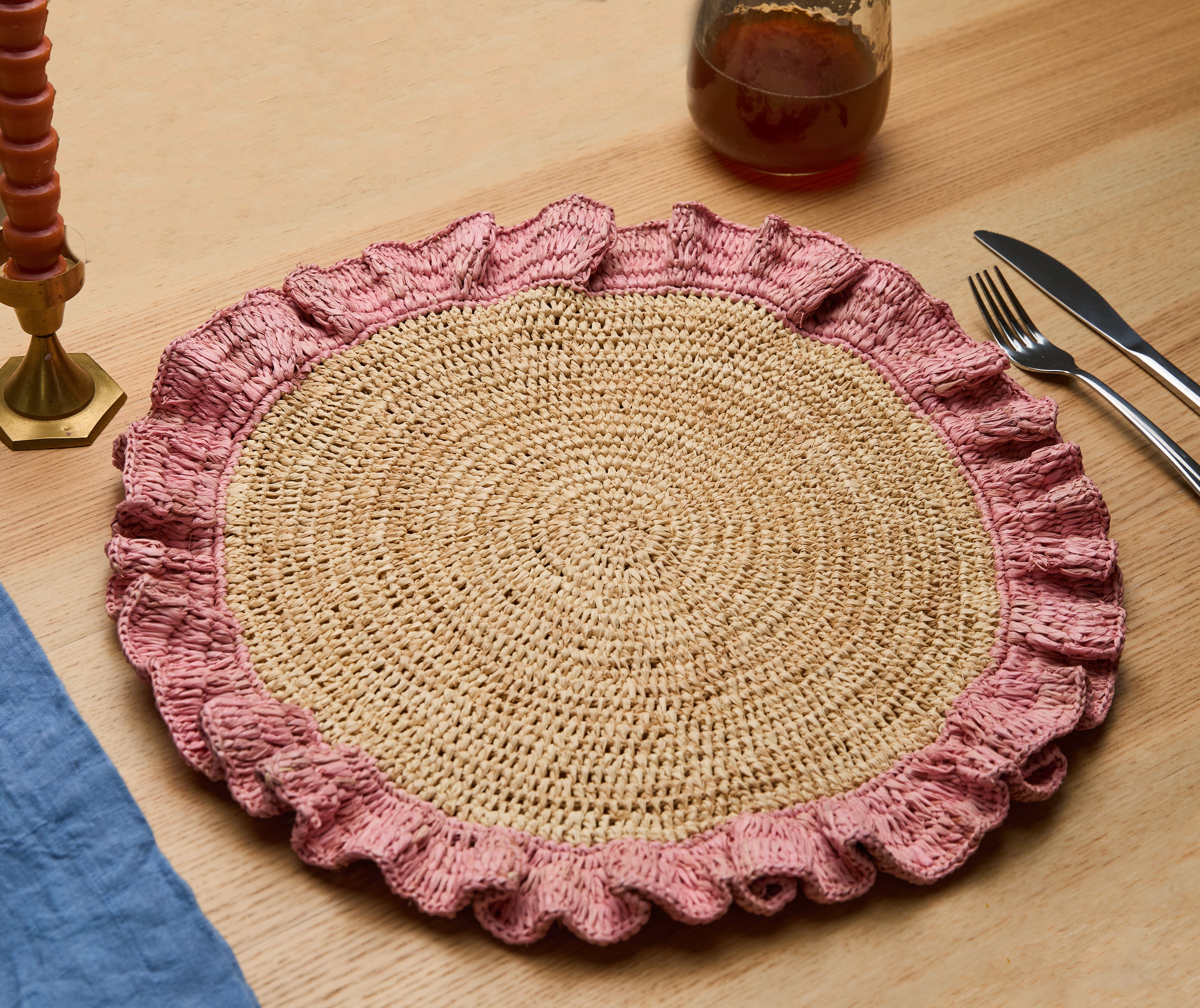 Handwoven Raffia Ruffle Placemat - Thumbnail 4
