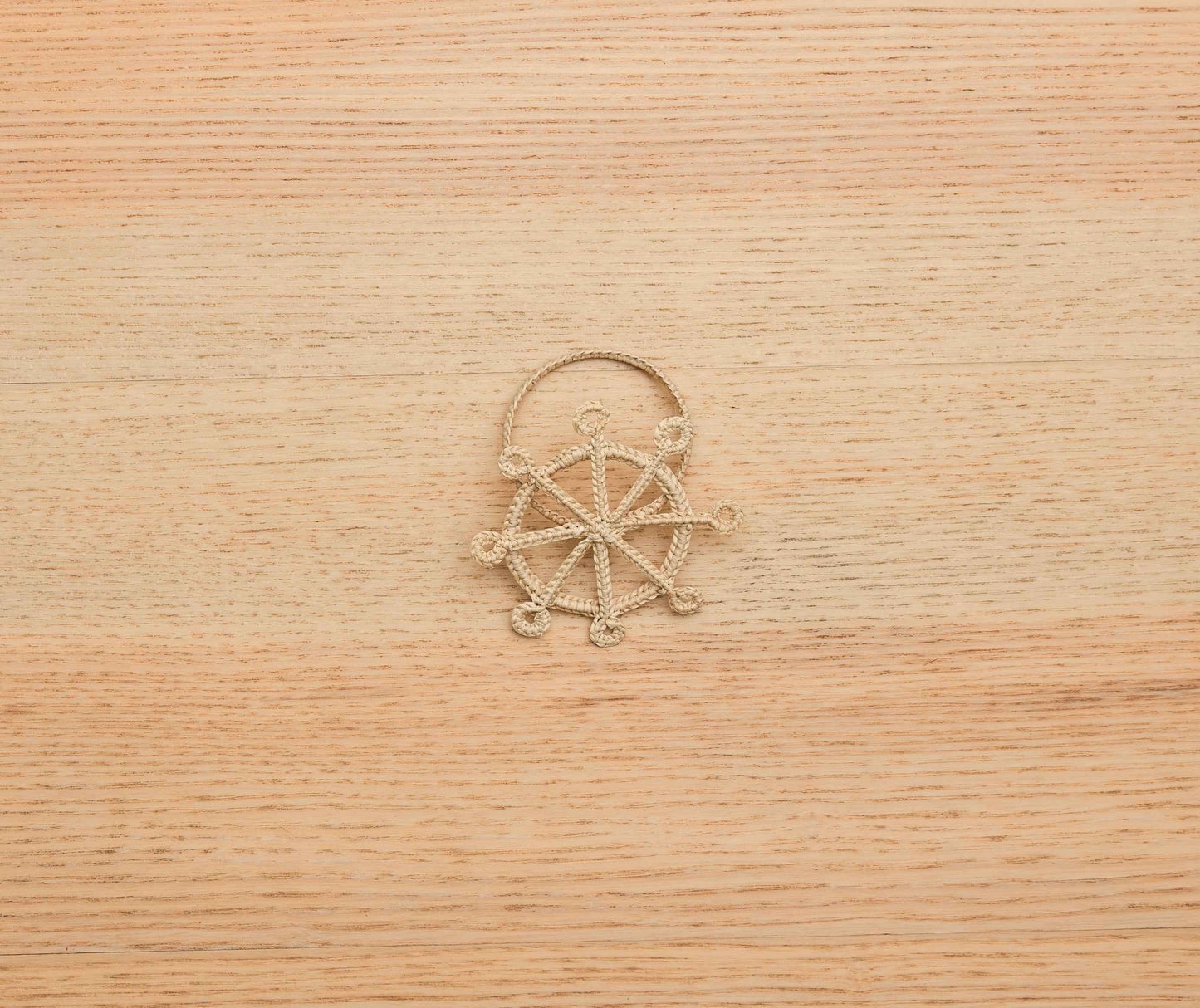 Coastal Ship Wheel Napkin Ring – 2.5” Handwoven Iraca Palm – Nautical Table Decor from Colombia