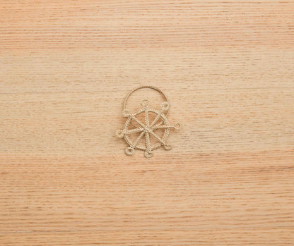 Coastal Ship Wheel Napkin Ring – 2.5” Handwoven Iraca Palm – Nautical Table Decor from Colombia