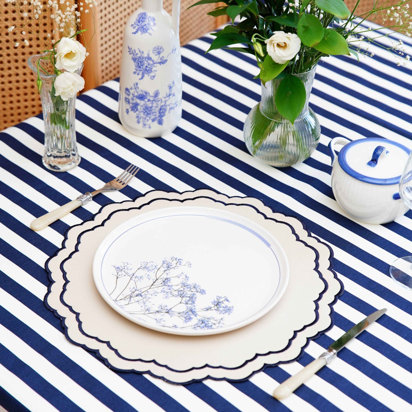 SCARLET WHITE NAVY BLUE ROUND FAUX LEATHER PLACEMAT