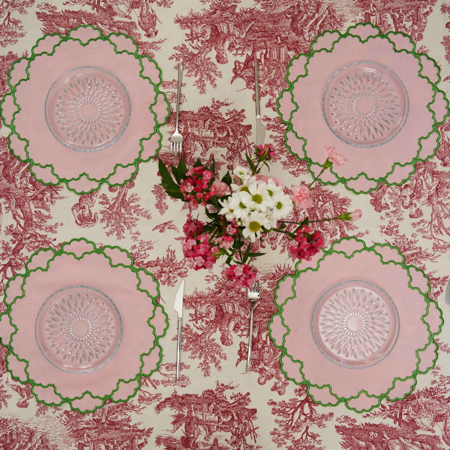 CRESSIDA LIGHT PINK ROUND FABRIC PLACEMAT