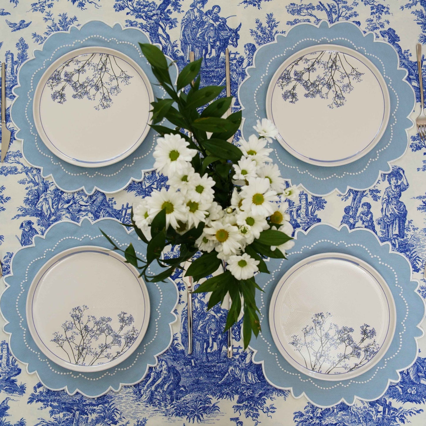 HARMONY BLUE ROUND FABRIC PLACEMAT