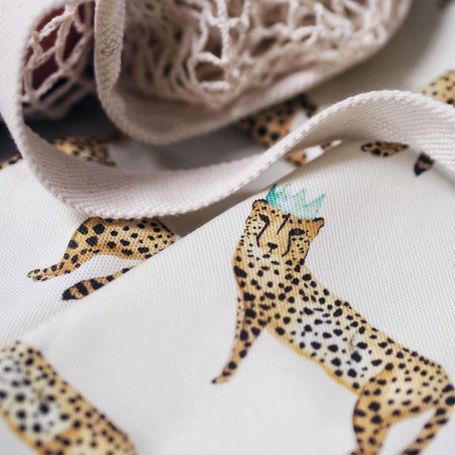 Cheetah Apron - Sorelle Gifts